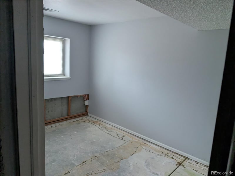 220 Mckinley Dr, Bennett, CO 80102