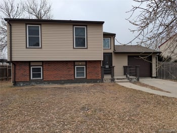 220 Mckinley Dr, Bennett, CO 80102