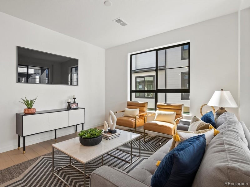 2060 Holly St #4, Denver, CO 80222