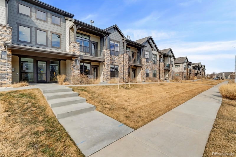 235 High Point Dr #102, Longmont, CO 80504
