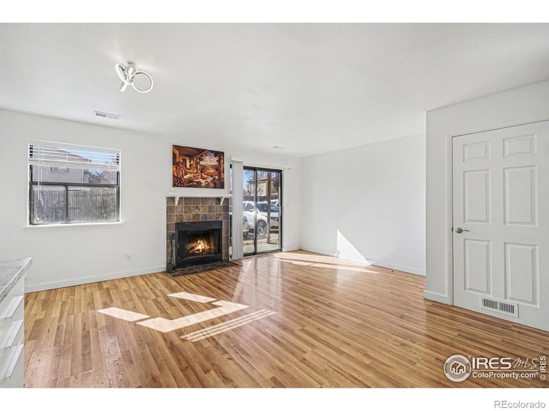 225 8th Ave #F2, Longmont, CO 80504