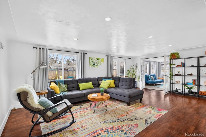 2916 Downing St, Englewood, CO 80113