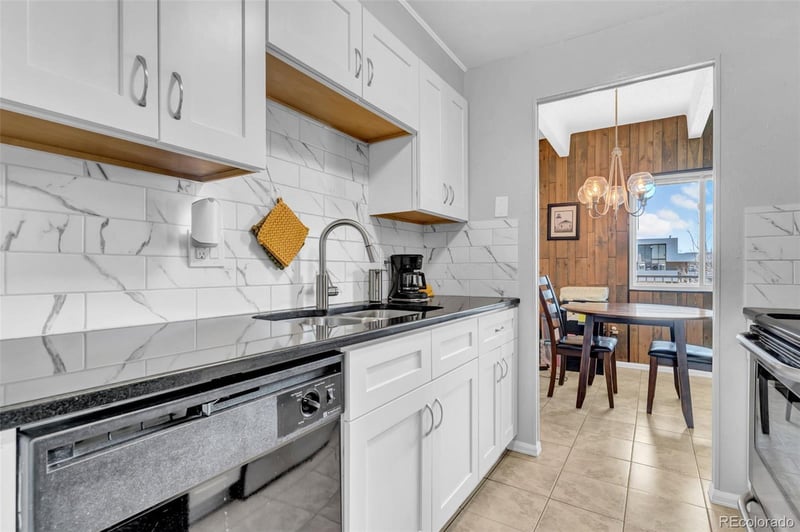 364 Ironton St #424, Aurora, CO 80012