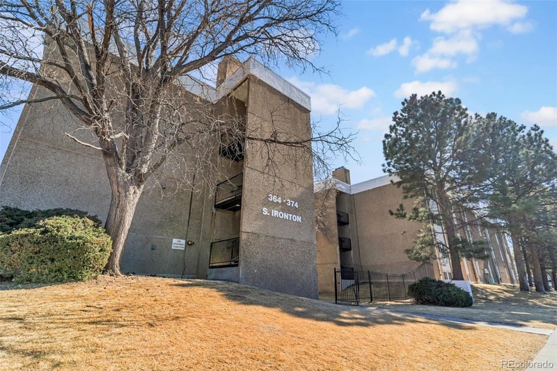364 Ironton St #424, Aurora, CO 80012
