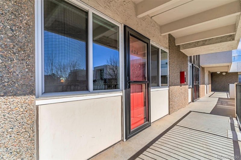 364 Ironton St #424, Aurora, CO 80012