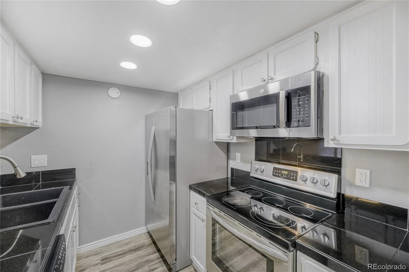 540 S Forest St #202, Denver, CO 80246