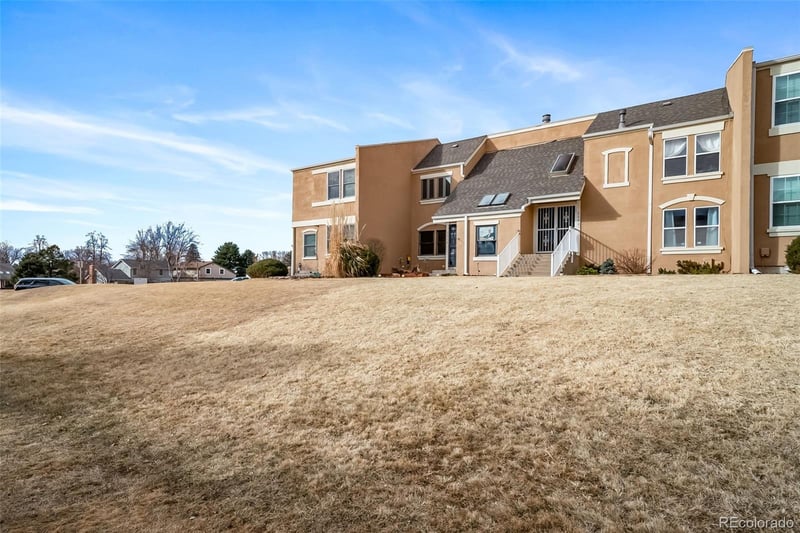 2892 Ursula St, Aurora, CO 80014