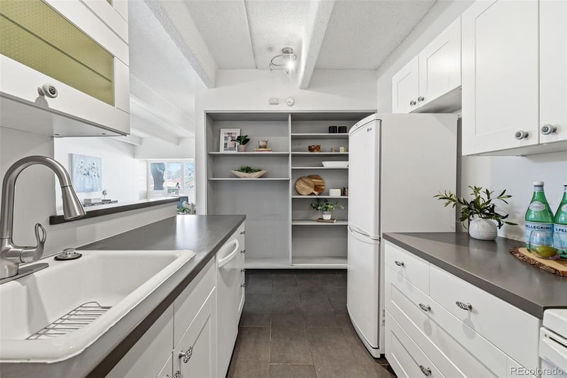 1888 Jackson St #203, Denver, CO 80210