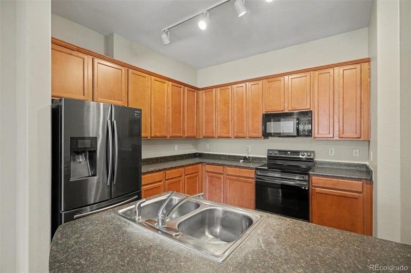 8467 Canyon Rim Cir #302, Englewood, CO 80112