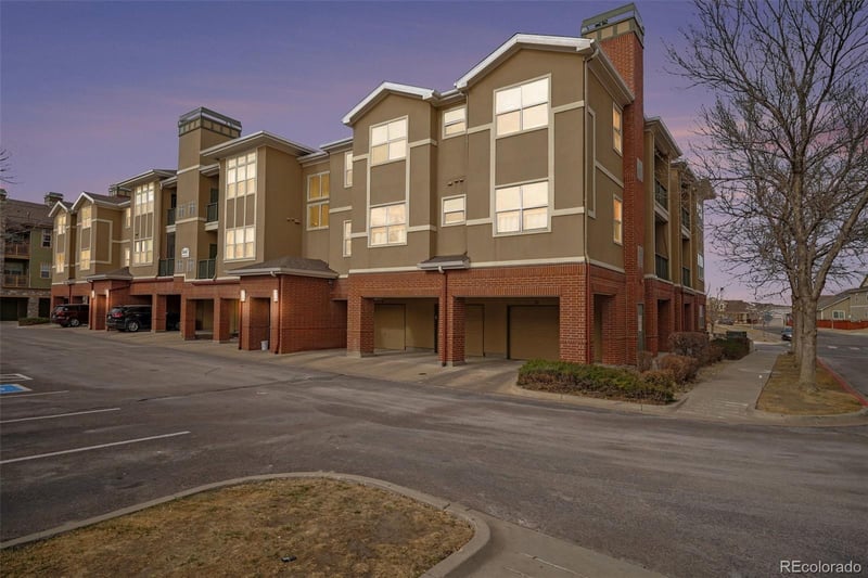 8467 Canyon Rim Cir #302, Englewood, CO 80112