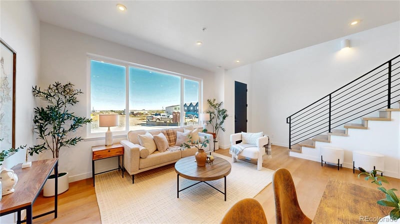 909 Edge Cir, Longmont, CO 80501