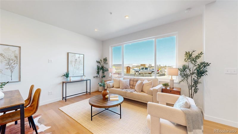 909 Edge Cir, Longmont, CO 80501