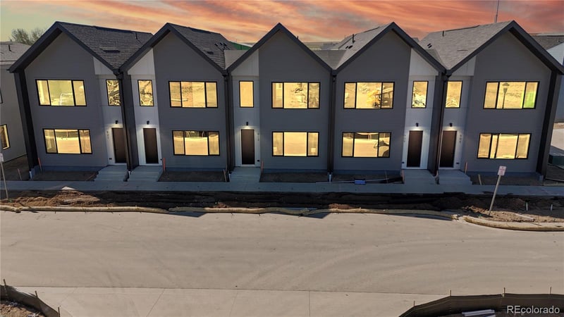 909 Edge Cir, Longmont, CO 80501