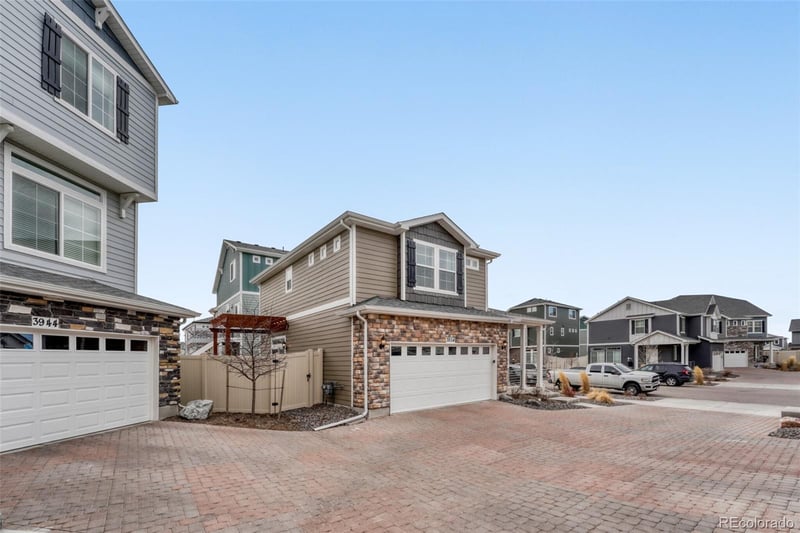 3934 Quatar Ct, Aurora, CO 80019