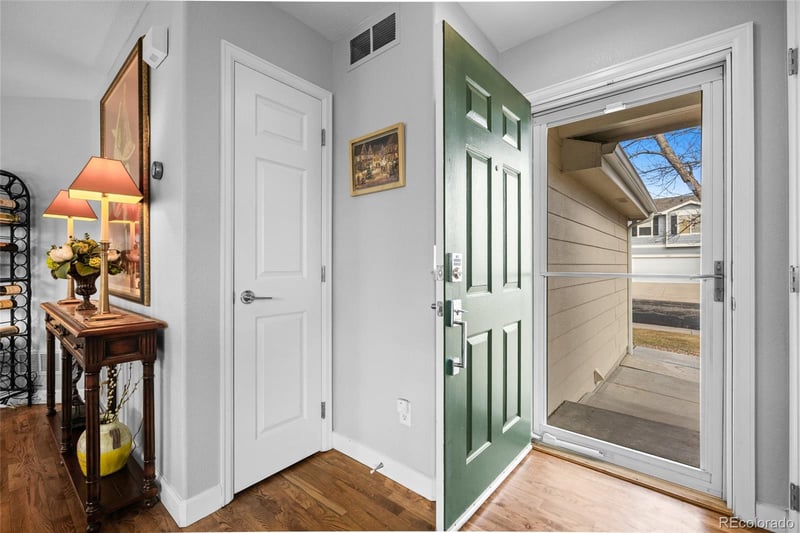 16348 Phillips Ln, Englewood, CO 80112