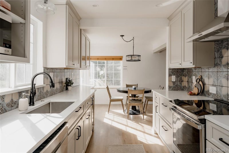 16 Lakewood Hts, Lakewood, CO 80215