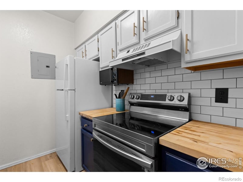 7447 Singing Hills Ct, Boulder, CO 80301