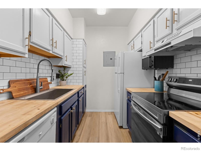 7447 Singing Hills Ct, Boulder, CO 80301