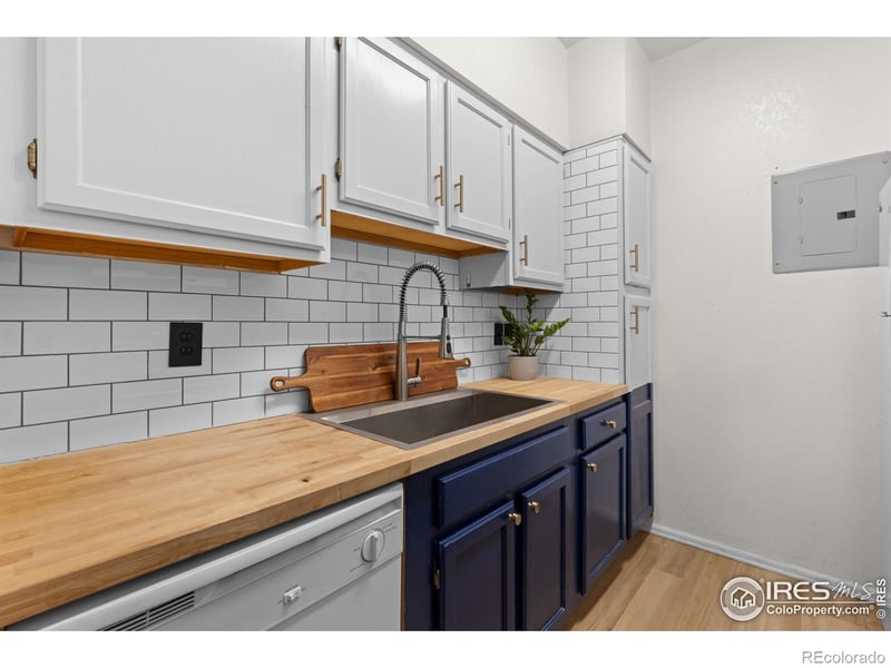 7447 Singing Hills Ct, Boulder, CO 80301