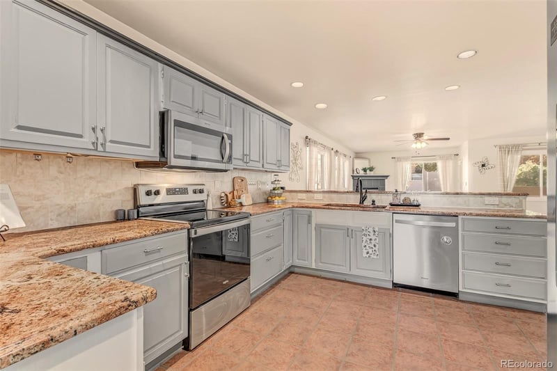 150 Luxury Ln, Colorado Springs, CO 80921