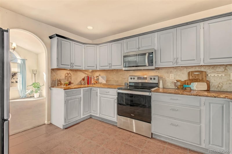 150 Luxury Ln, Colorado Springs, CO 80921