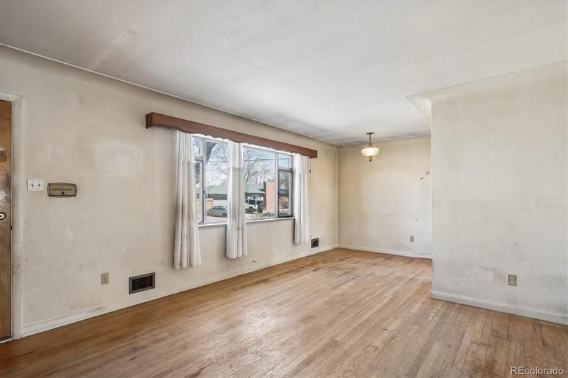 5594 Iowa Ave, Lakewood, CO 80232