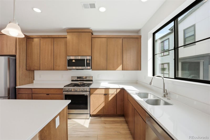 2000 Holly St #5, Denver, CO 80222