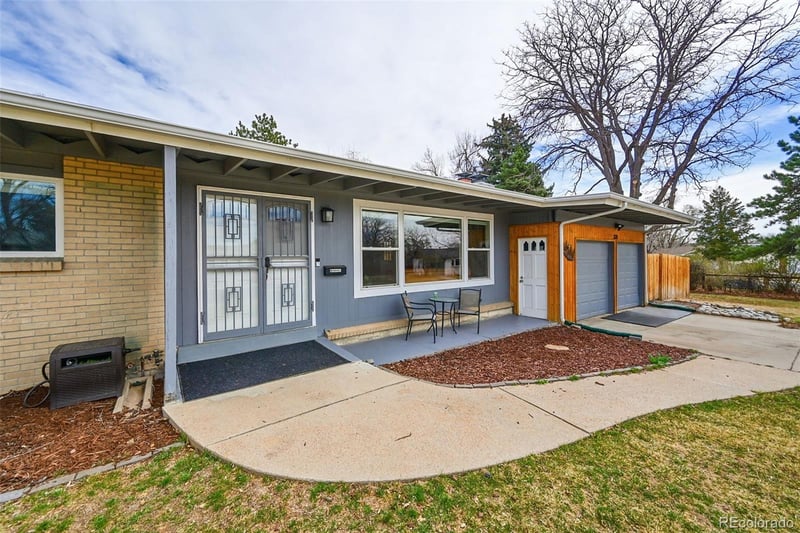 323 Briarwood Dr, Centennial, CO 80122