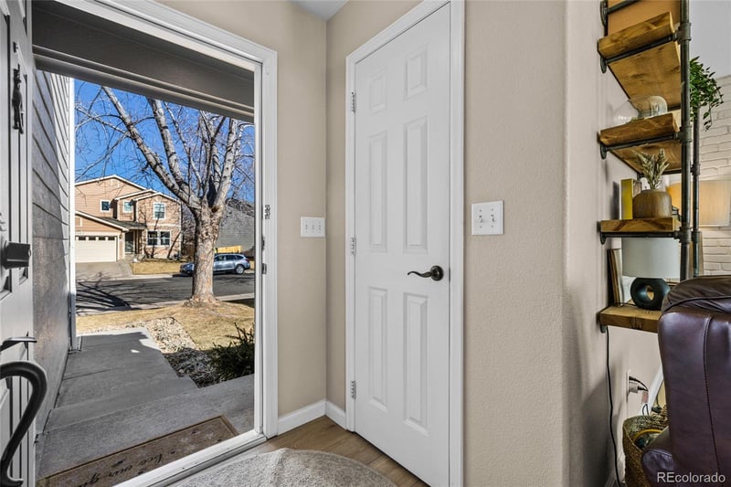 16358 Phillips Ln, Englewood, CO 80112