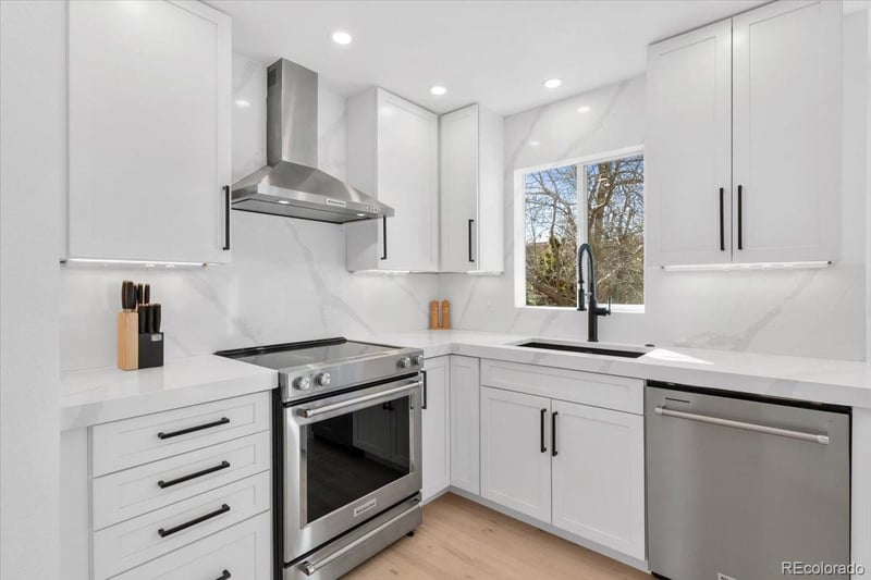 9421 Crestmore Way, Highlands Ranch, CO 80126