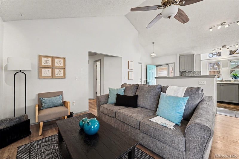 10289 Halleys Way, Littleton, CO 80125