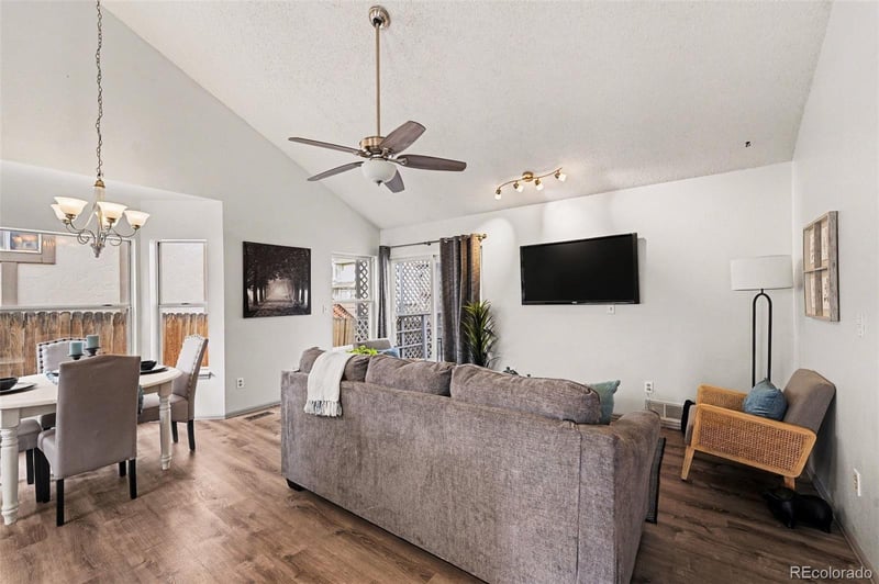 10289 Halleys Way, Littleton, CO 80125