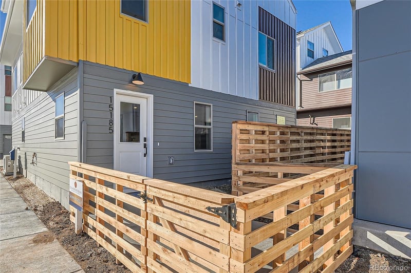 15294 68th Pl, Arvada, CO 80007