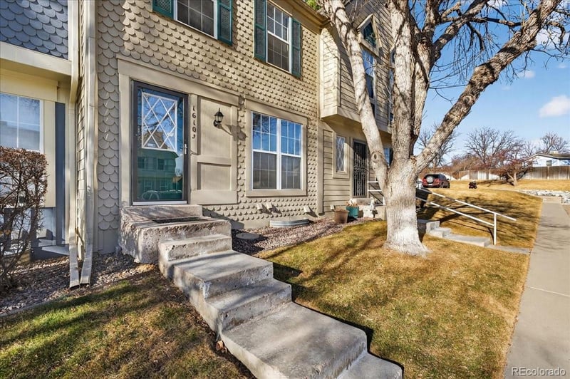 1610 Ivory Cir #J, Aurora, CO 80017