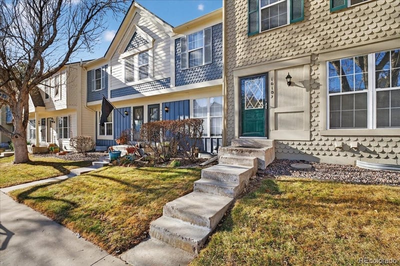 1610 Ivory Cir #J, Aurora, CO 80017