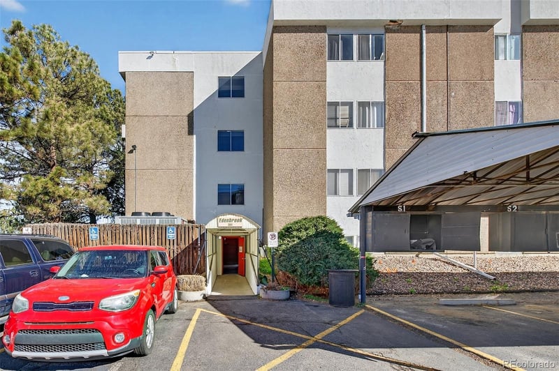 384 Ironton St #211, Aurora, CO 80012