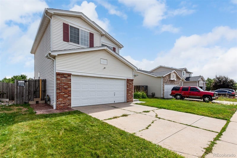 2039 Espana Way, Aurora, CO 80011