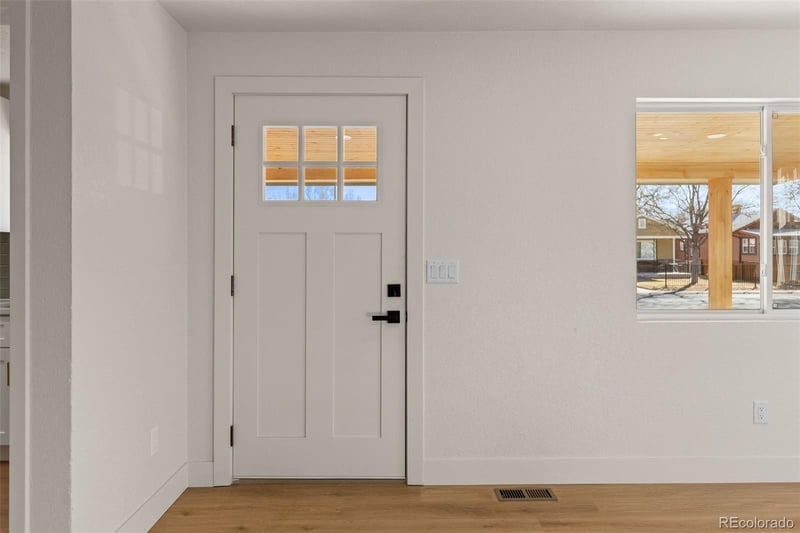 1757 Dallas St, Aurora, CO 80010