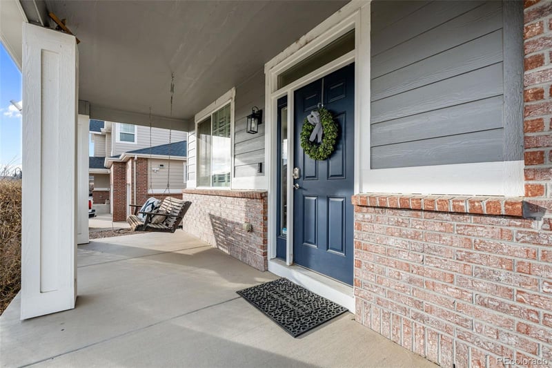 25183 2nd Ave, Aurora, CO 80018