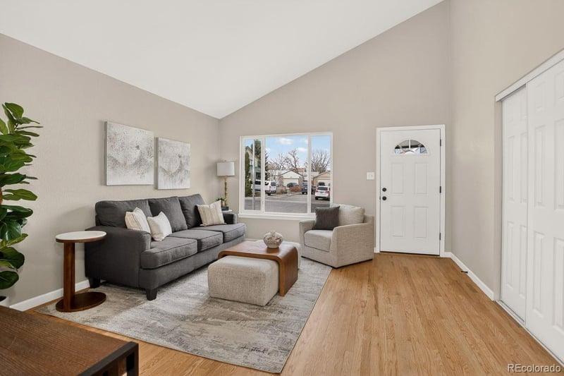 1554 Carson St, Aurora, CO 80012