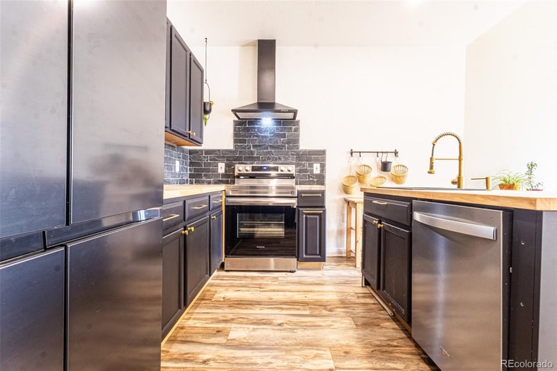 16332 Fremont Ave #11, Aurora, CO 80016