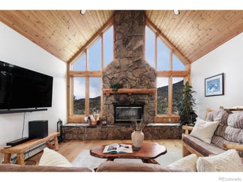 35 Cody Ct, Lyons, CO 80540