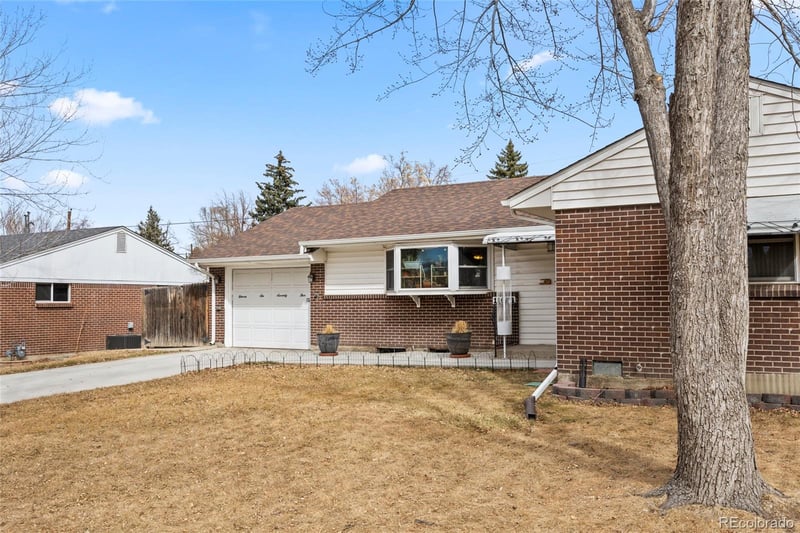 11675 Alaska Ave, Aurora, CO 80012