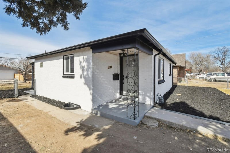 3311 Oneida St, Denver, CO 80207