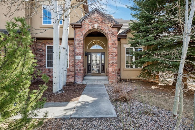 21324 E Briarwood Dr, Aurora, CO 80016