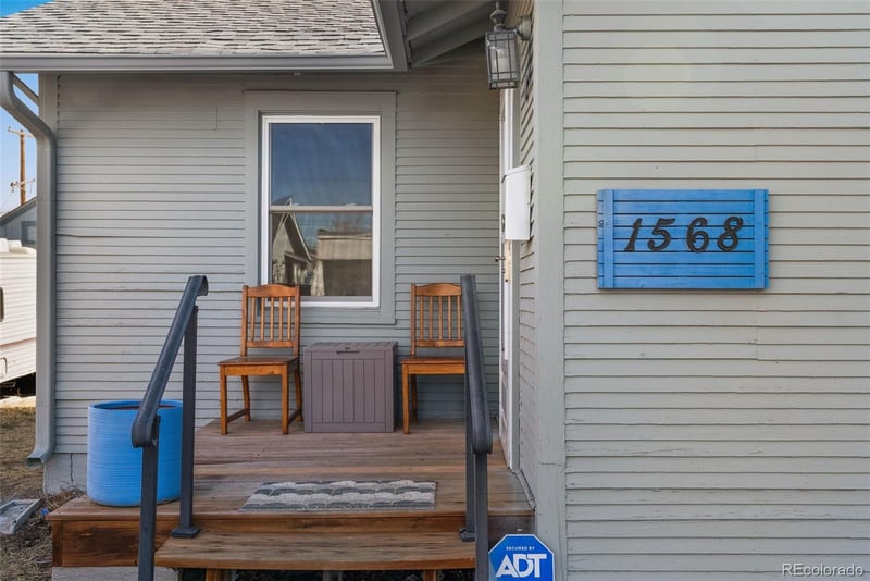 1568 Clinton St, Aurora, CO 80010