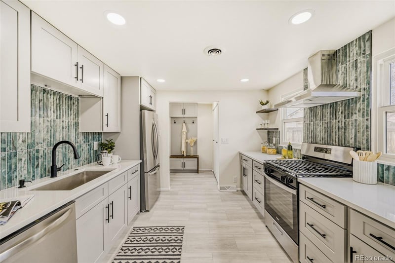 6910 Reno Dr, Arvada, CO 80002