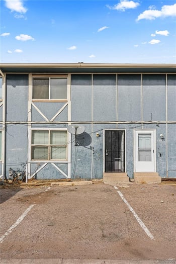 1447 Norfolk St, Aurora, CO 80011