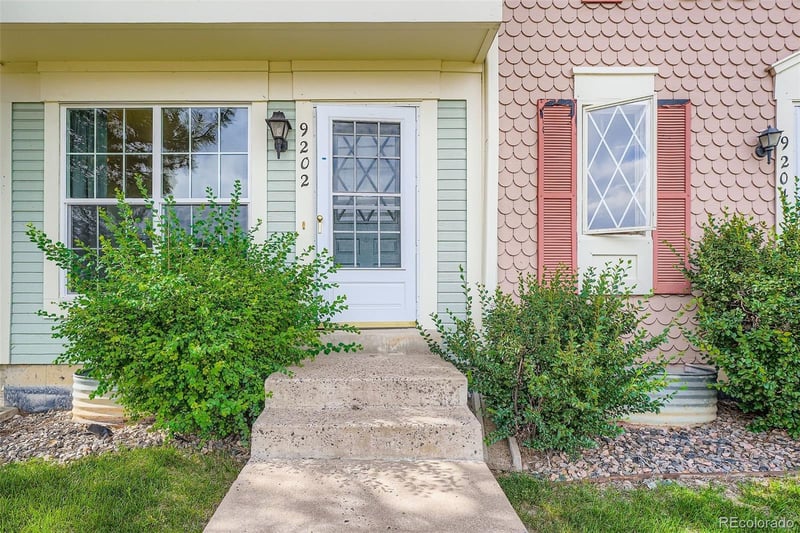 9202 Ontario Dr, Littleton, CO 80128
