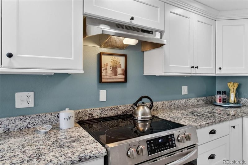 6937 Knolls Way, Centennial, CO 80122